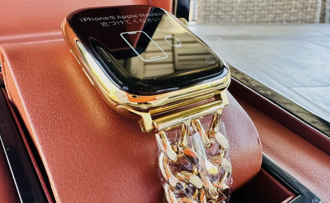 Apple Watch Series 8 (45mm) - 24k Look Vergoldet (Nicht Echtes Gold) mit Ketten-Gliederband