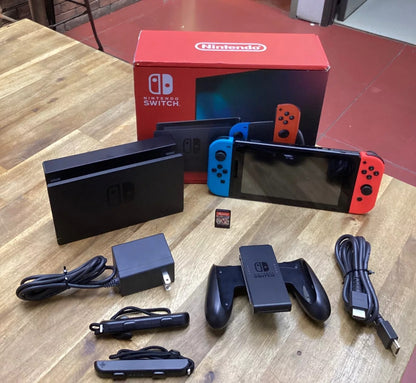 Nintendo Switch 32GB Bundle – Neon-Rot & Blau Joy-Cons